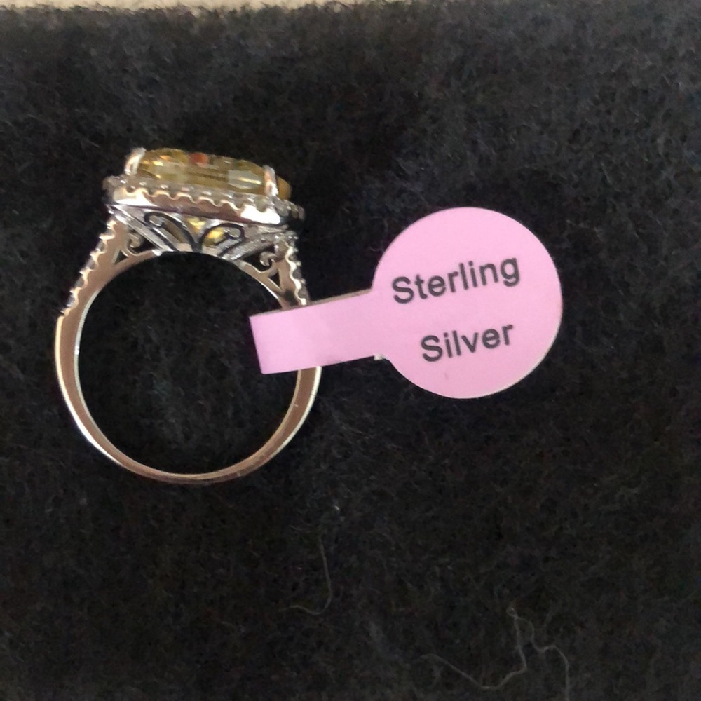 Stunning faux yellow diamond w/ cubic zirconia surrounding stones, .925 CZ - Picture 11 of 12